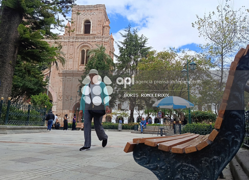 CUENCA-REMODELADO PARQUE CALDERON