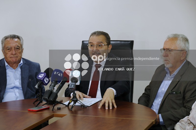 DISTRIBUIDORES COMBUSTIBLES ANUNCIAN MEDIDAS