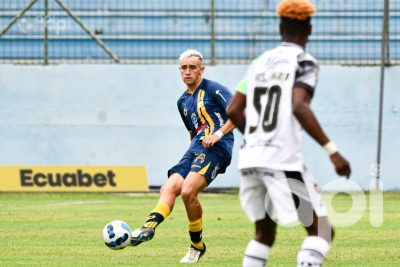 Delfín empata 1-2 con Macará en Manta