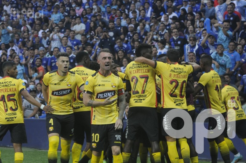 El antifútbol posterga el Clásico para el lunes, sin público