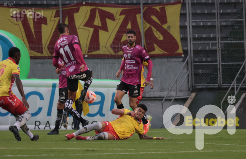 IDV arrebata 2-1 al Aucas en el sur