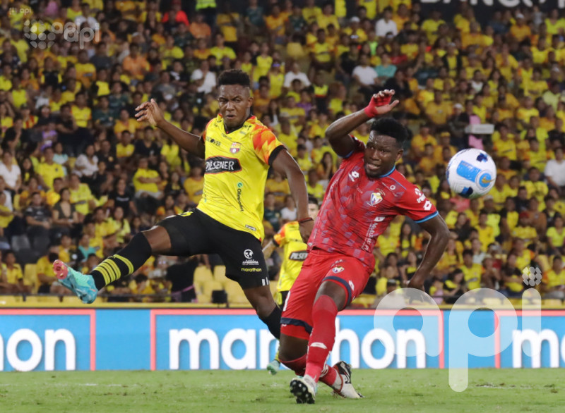 Un rebote salva al ídolo sobre los criollos