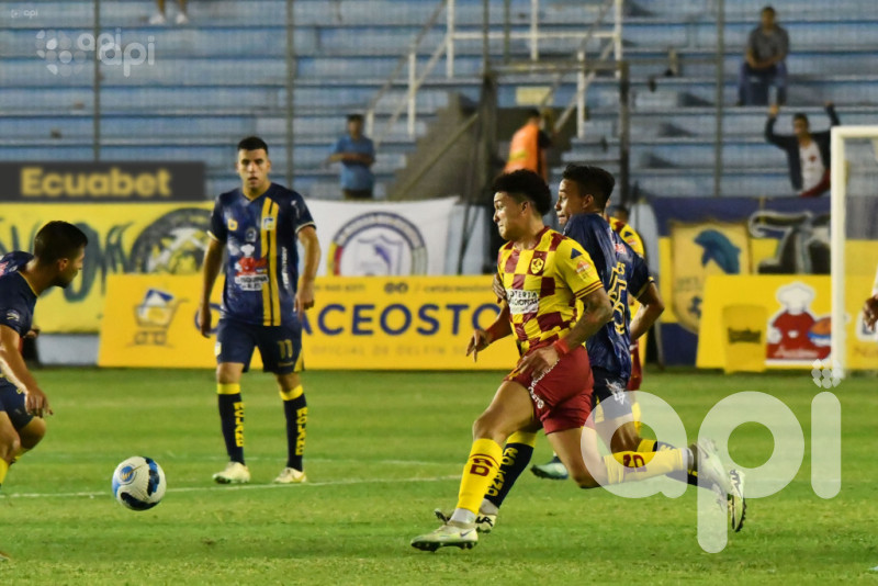 Delfín despide 2-0 al Aucas en Manta