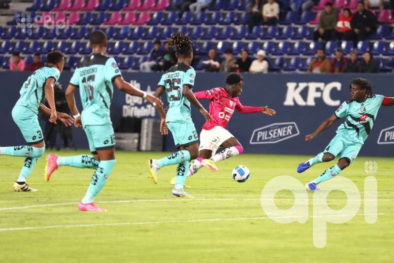 IDV  sella triplete de triunfos