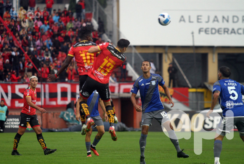 El Bombillo, con toda la energía, gana en Cuenca