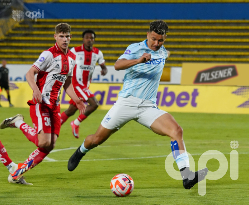 Chatoleí se mete en hexagonal del título