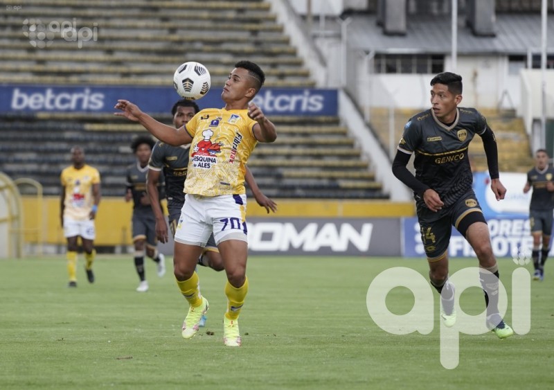 Cumbayá remata con las últimas 2-1 a Delfín en Quito