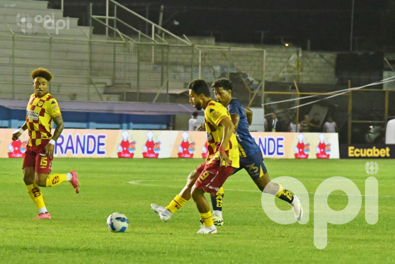 Papá Aucas se ahoga en Manta