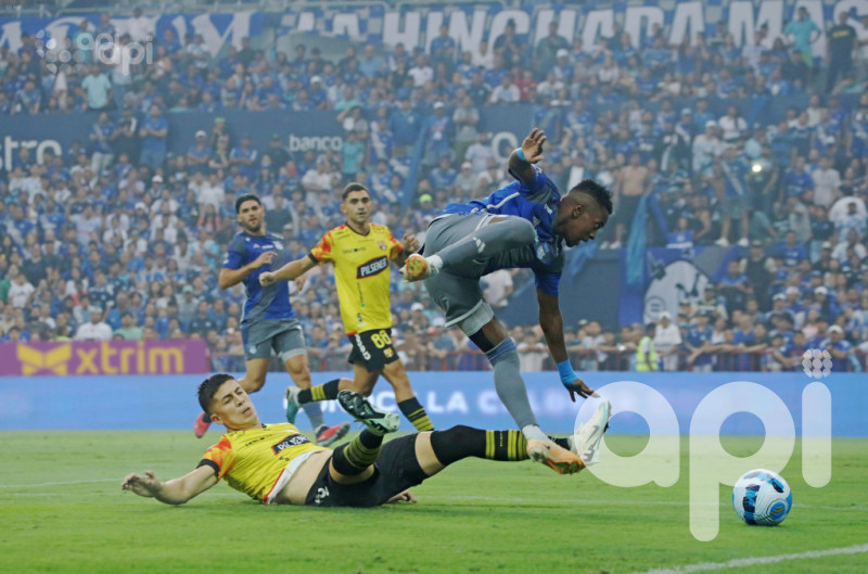 Emelec y Barcelona reparten el clásico 1-1