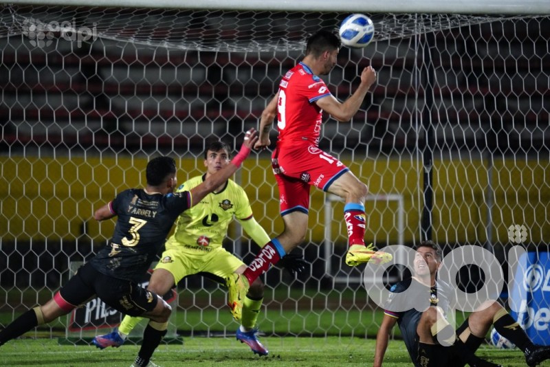 El Nacional golea 4-2 a Libertad y logra el ascenso 