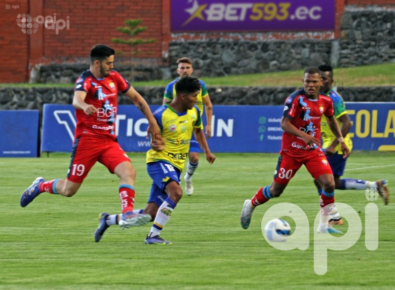 El Nacional grita victoria 4-3 sobre Gualaceo en Azogues