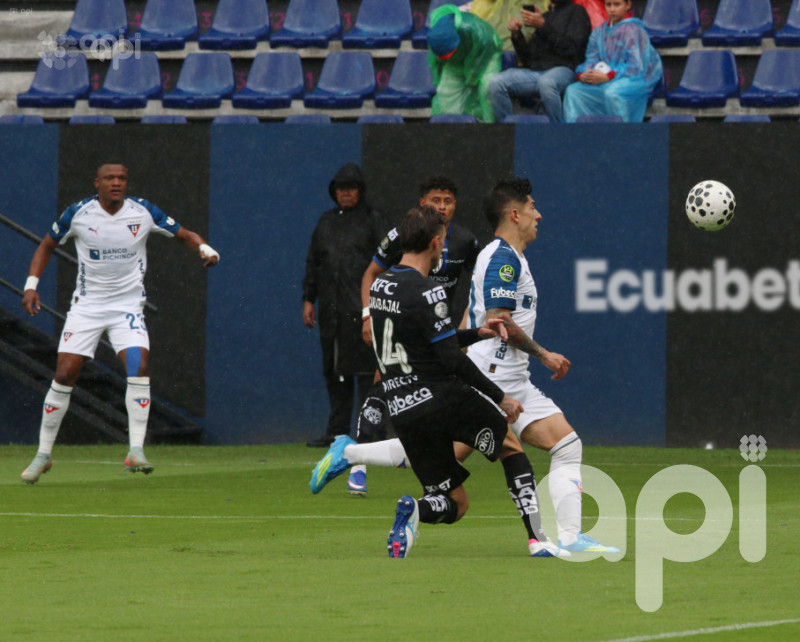 La U detiene a IDV y todos festejan