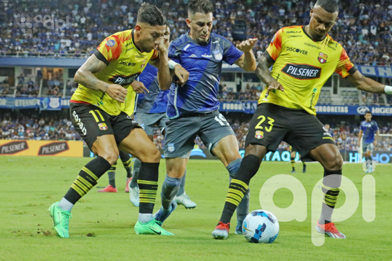 Empate en el Clásico frena a los del Astillero