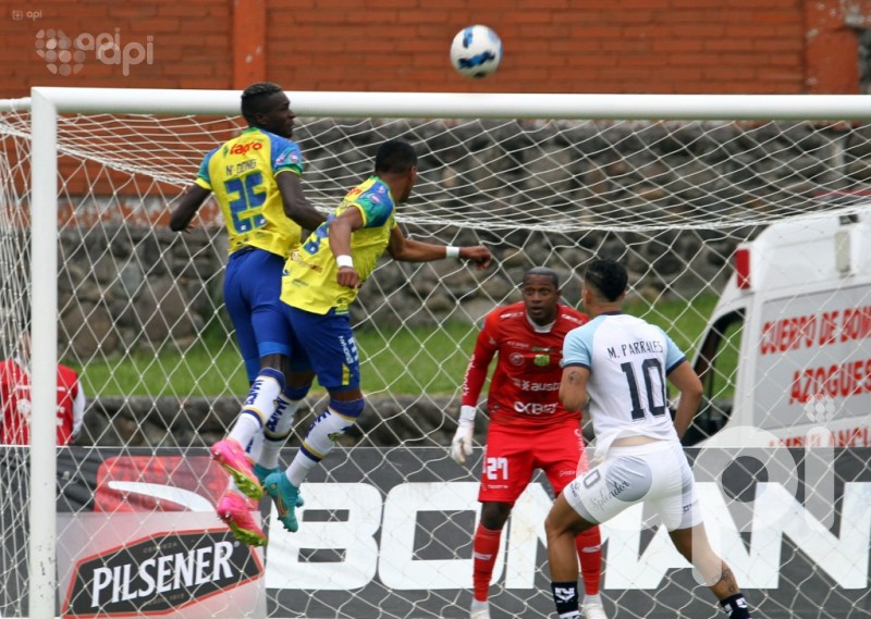 Súper Guala reflota y aplasta al City