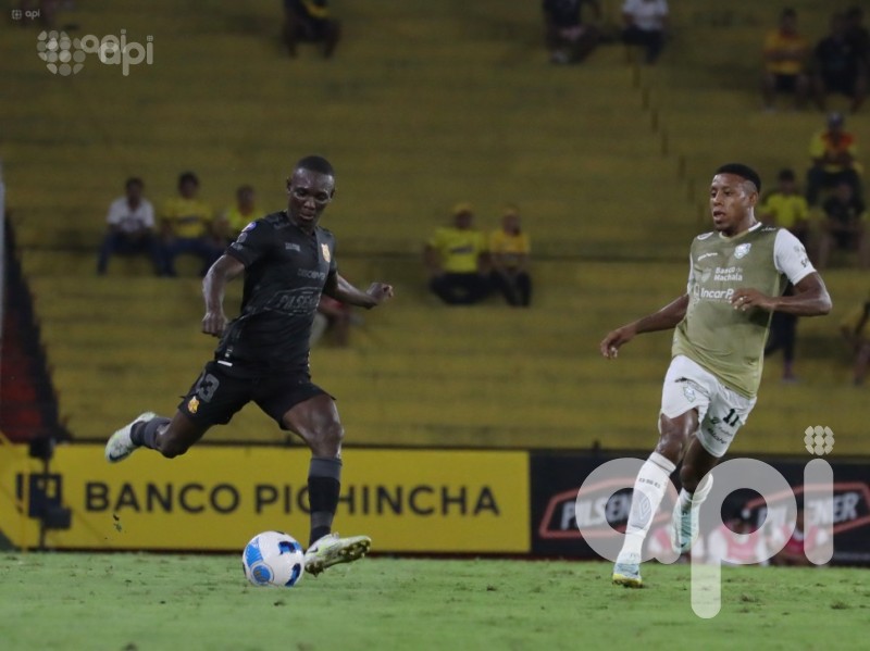 Barcelona ubica 2-0 a Orense en el Monumental