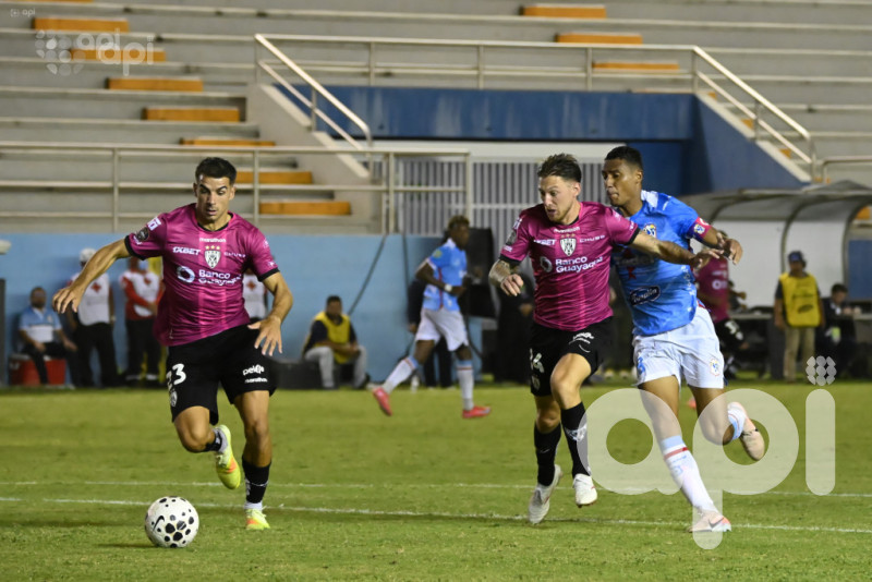 2-0: IDV se come al Manta en los minutos finales