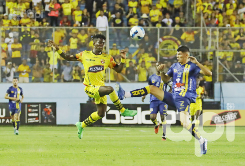 Barcelona derrota 3-1 a Delfín en Manta