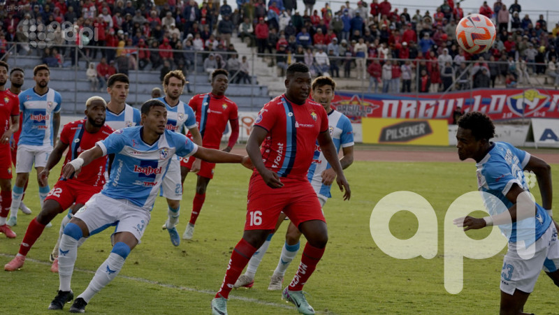 El criollo trepa al décimo y unde al atunero