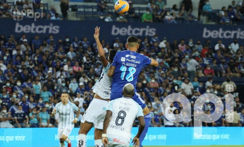 El City quiebra la racha perfecta de Emelec