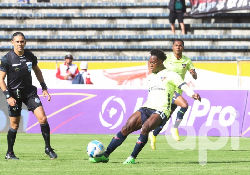 Liga blanquea 4-0 a U. Católica
