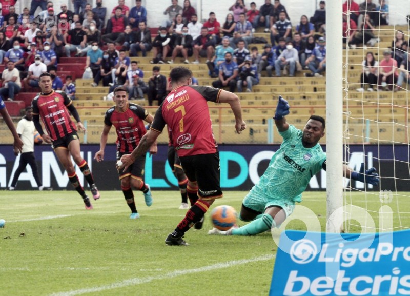 D. Cuenca y Emelec igualan (2-2) en tierras azuayas
