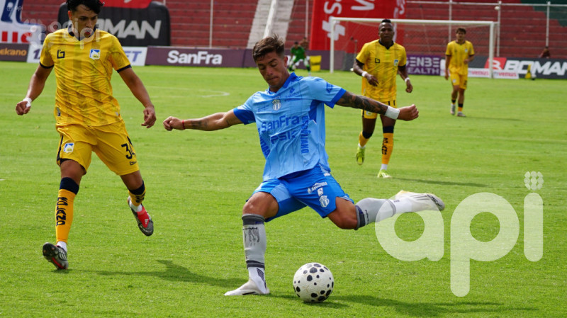 Macará supera 1-0 a Delfín en Ambato
