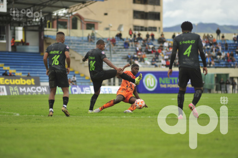 Libertad, puntero en silencio