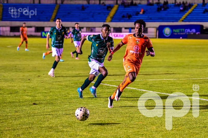 Once lojano arrebata un punto al Ponchito