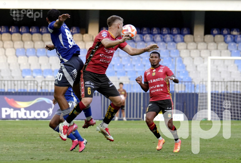 Los eléctricos aprietan al líder morlaco