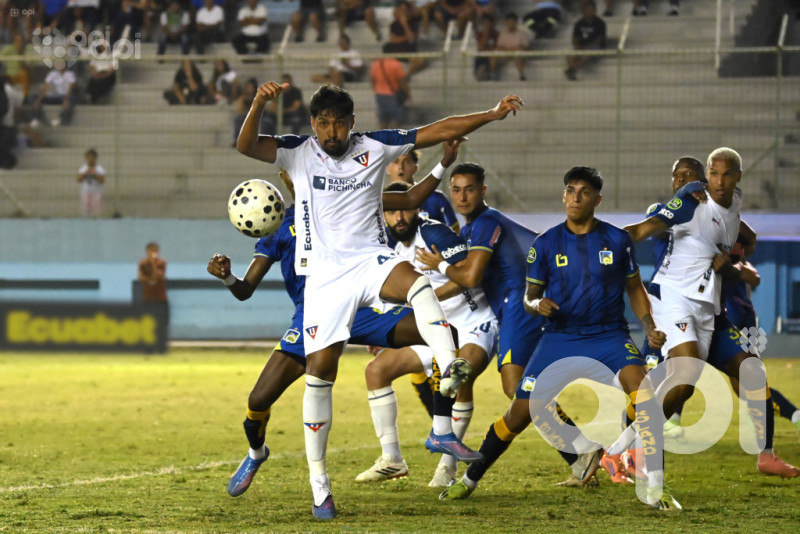 Delfín pesca 1-0 a Liga de Quito