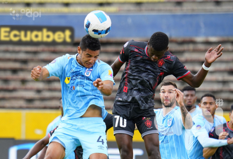 U. Católica debuta con goleada 3-0 sobre El Nacional