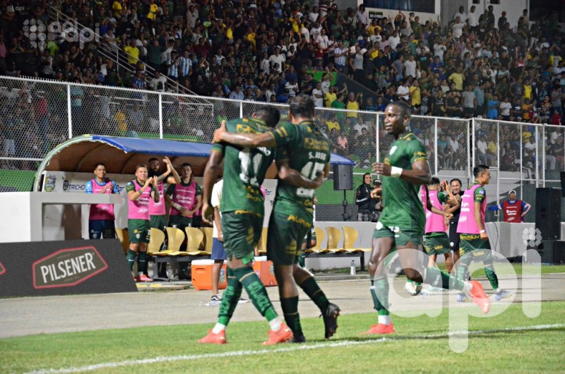 El verde fronterizo, imbatible en Machala