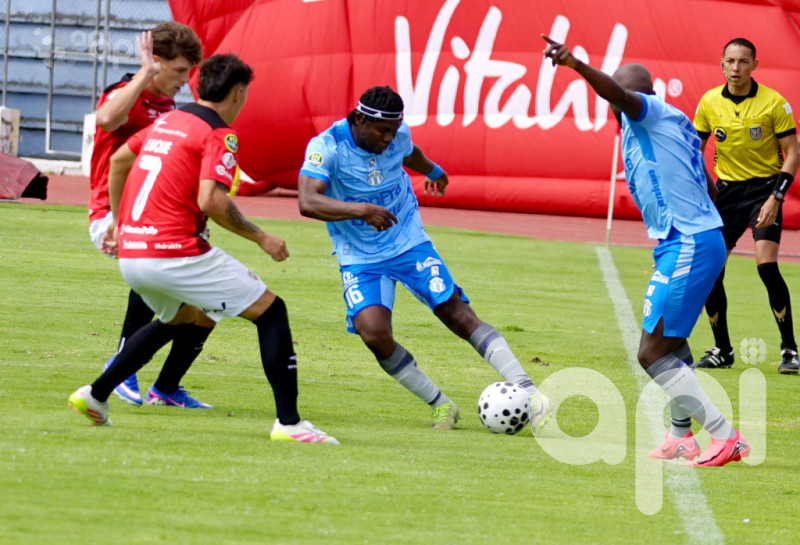 Leones FC se estrena con 0-0  ante Macará