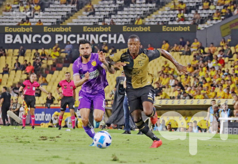 Papá iguala con el ídolo y el líder es IDV