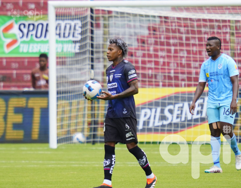 Chatoleí y Rayados igualan, alivio para Papá