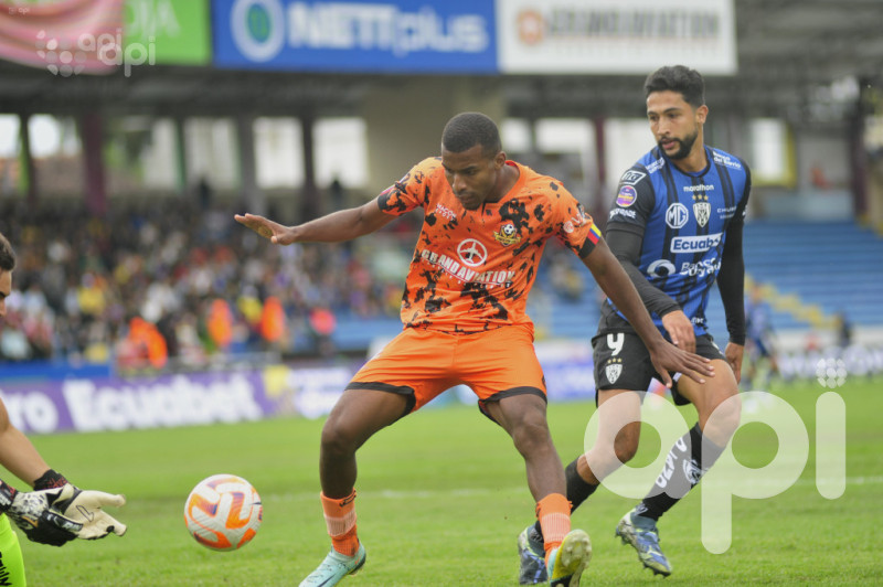 Libertad liquida 2-0 a Del Valle en Loja