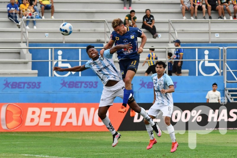 El Cetáceo nada firme y el City se ahoga al descenso