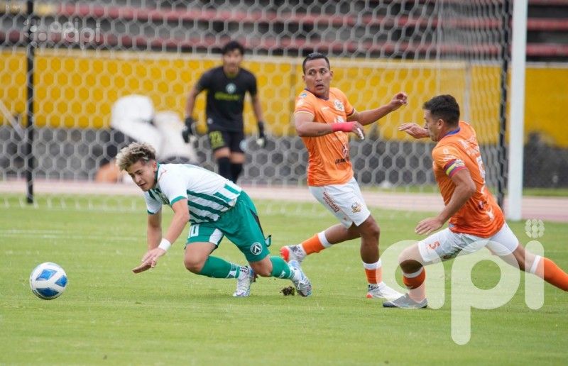 Imbabura gana en Loja y sigue de líder del ascenso