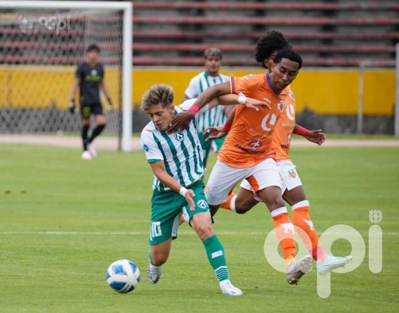 América golea 4-0 a Libertad en el Olímpico Atahualpa