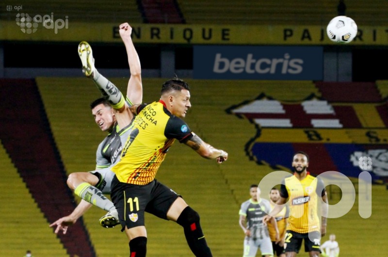 Barcelona no afloja la punta, pero la ventaja es mínima