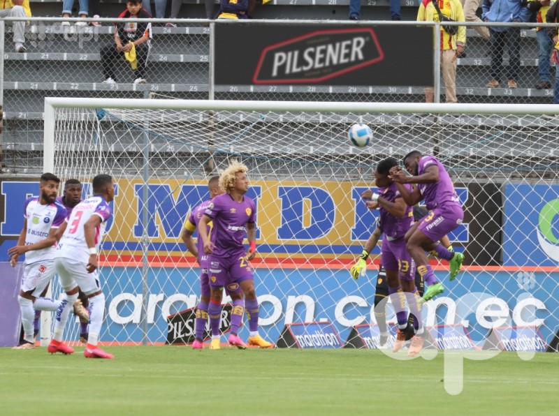 Papá sigue prendido en la zona alta