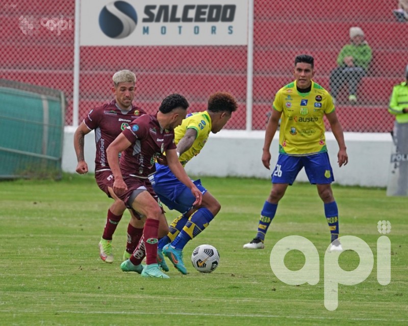 El 'Ponchito' tumba a 'Súper Guala'