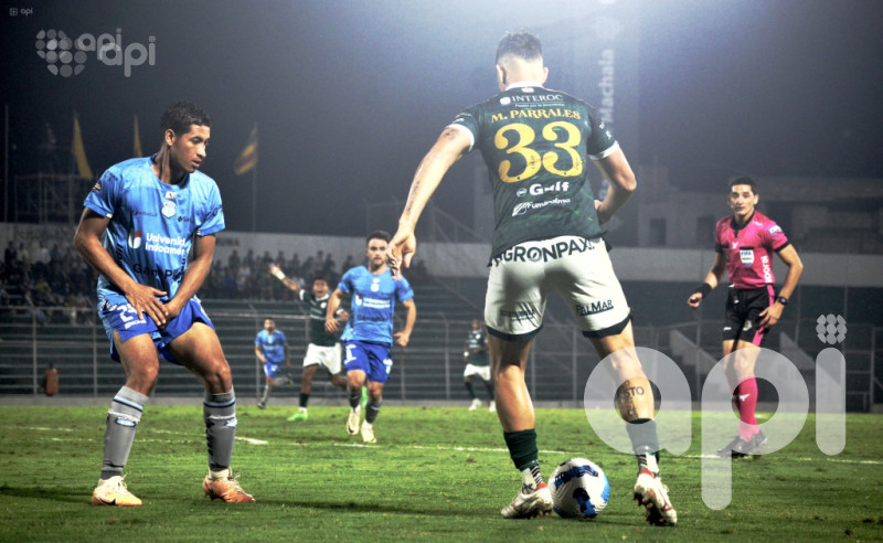 Verde fronterizo aprieta al líder albo