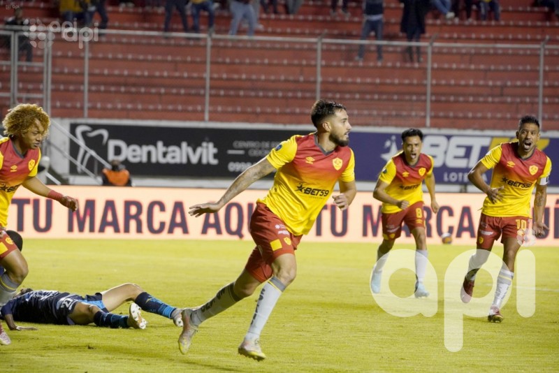 Papá Aucas vuelve al triunfo y sigue en pelea por la etapa