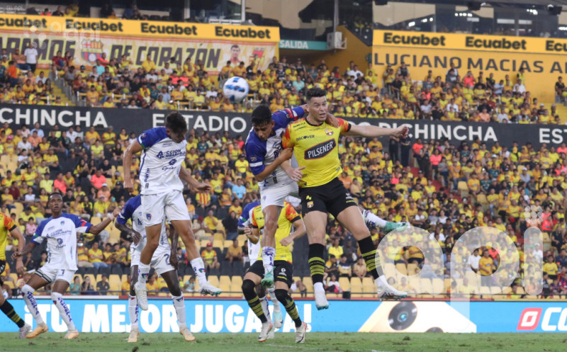 El ídolo confirma poderío en el debut