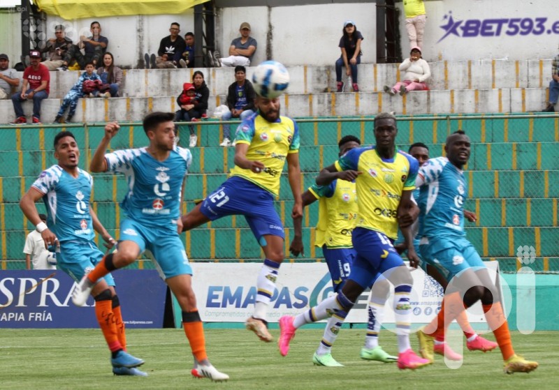 Súper Guala deja de asustar y apenas iguala en casa