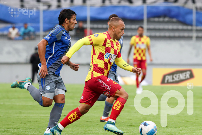 Aucas electrocuta 3-1 a Emelec en Chillogallo