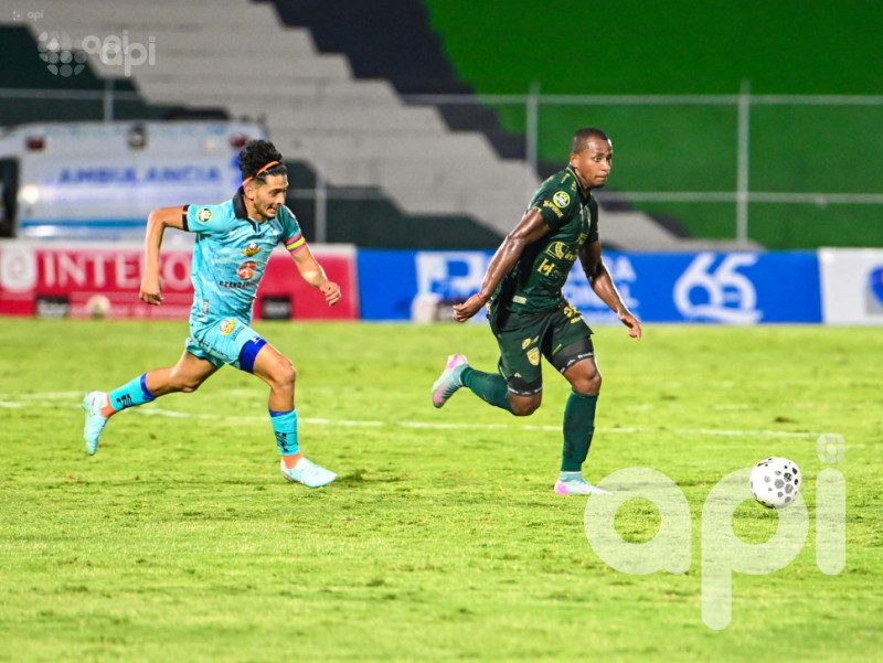 Orense respira a costa de Libertad