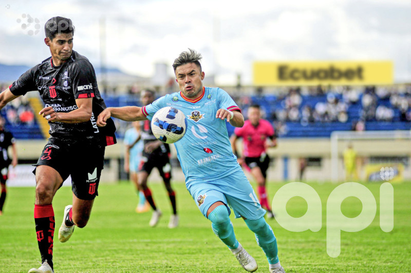 Libertad revierte la penalidad y contiene al Rodillo