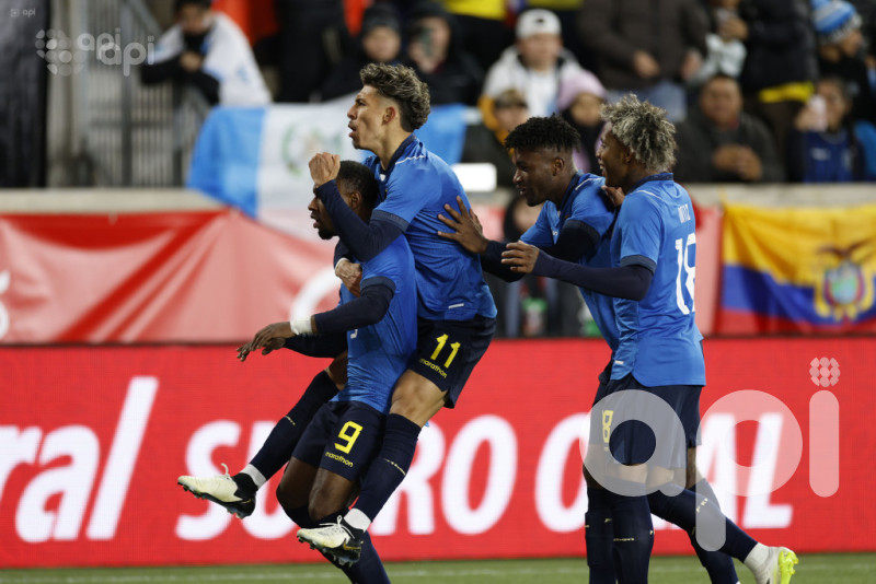 Ecuador se impone 2-0 sobre Guatemala en amistoso